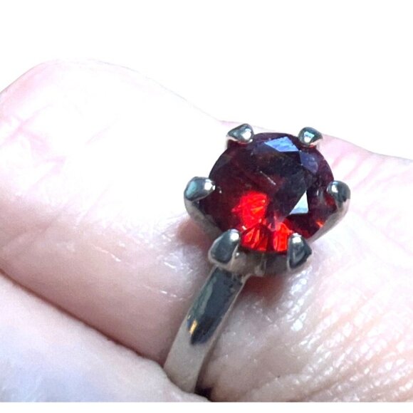 Gorgeous Vintage Prong Set Garnet Solitaire 7.25 Red Glass Silver - Picture 2 of 11